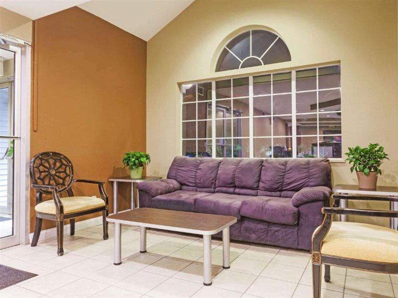 Microtel Inn By Wyndham Lexington Bagian luar foto