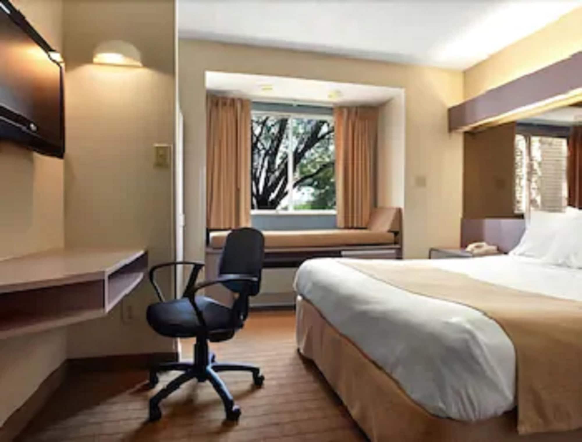 Microtel Inn By Wyndham Lexington Bagian luar foto
