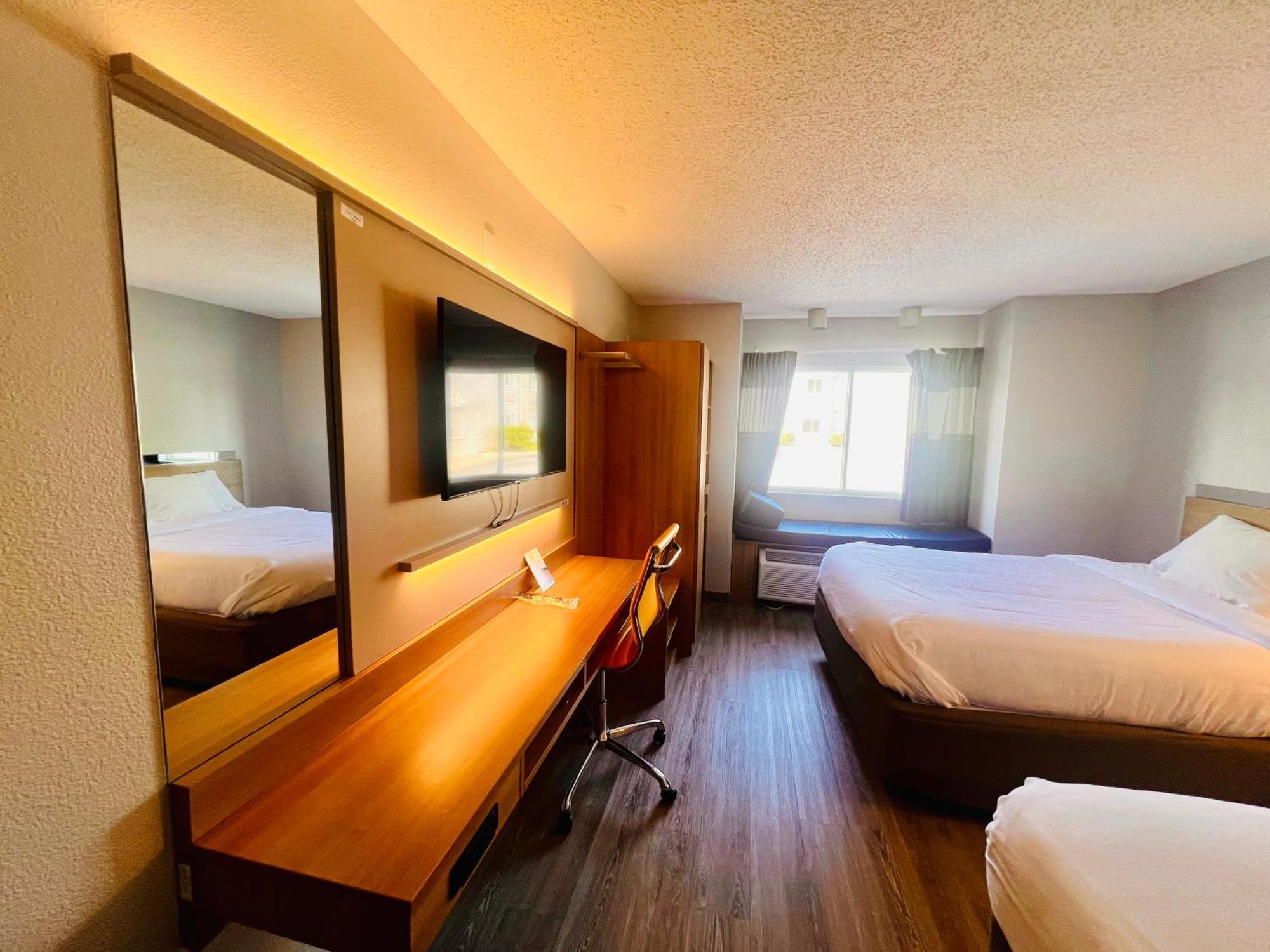 Microtel Inn By Wyndham Lexington Bagian luar foto