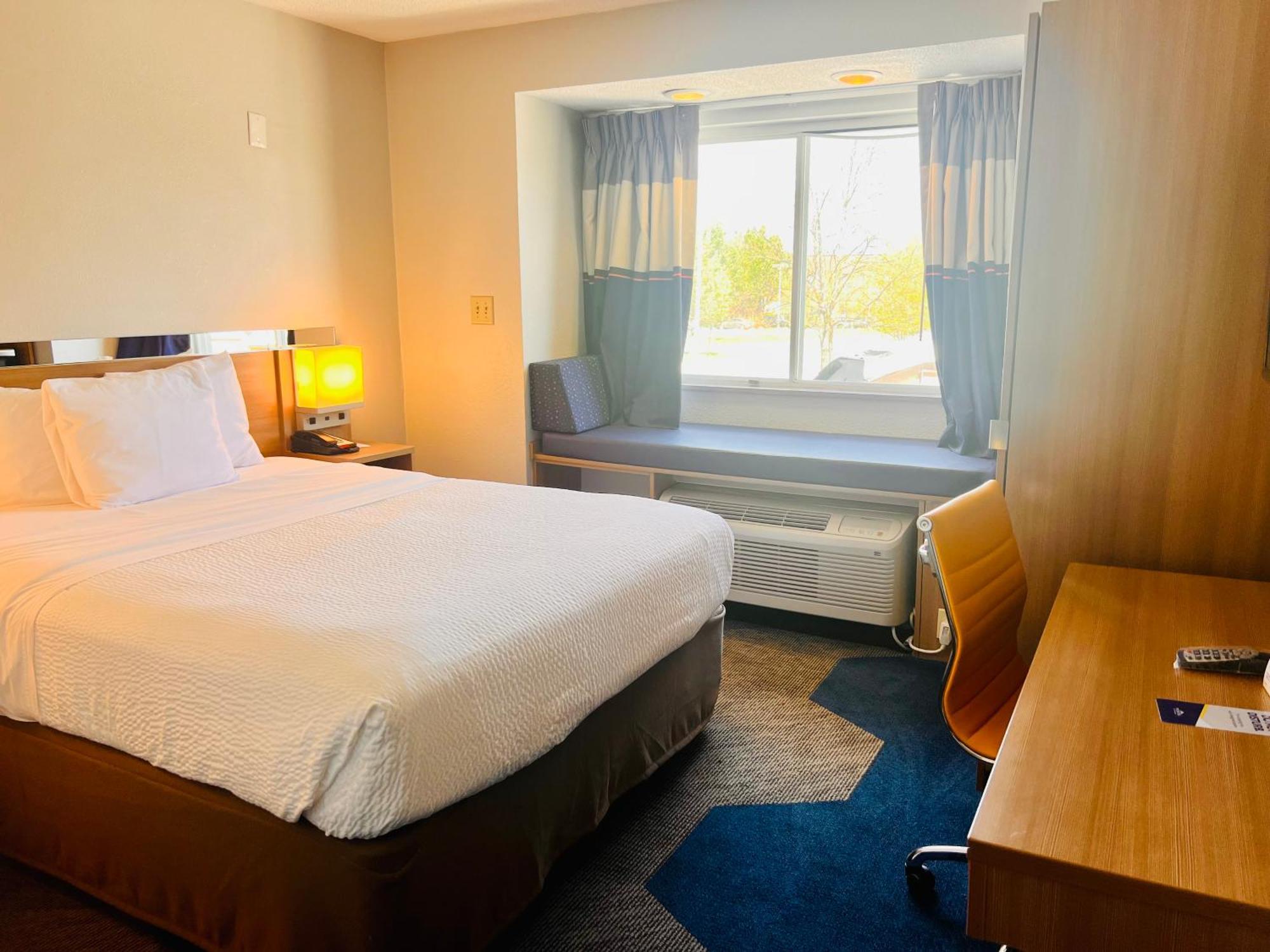 Microtel Inn By Wyndham Lexington Bagian luar foto