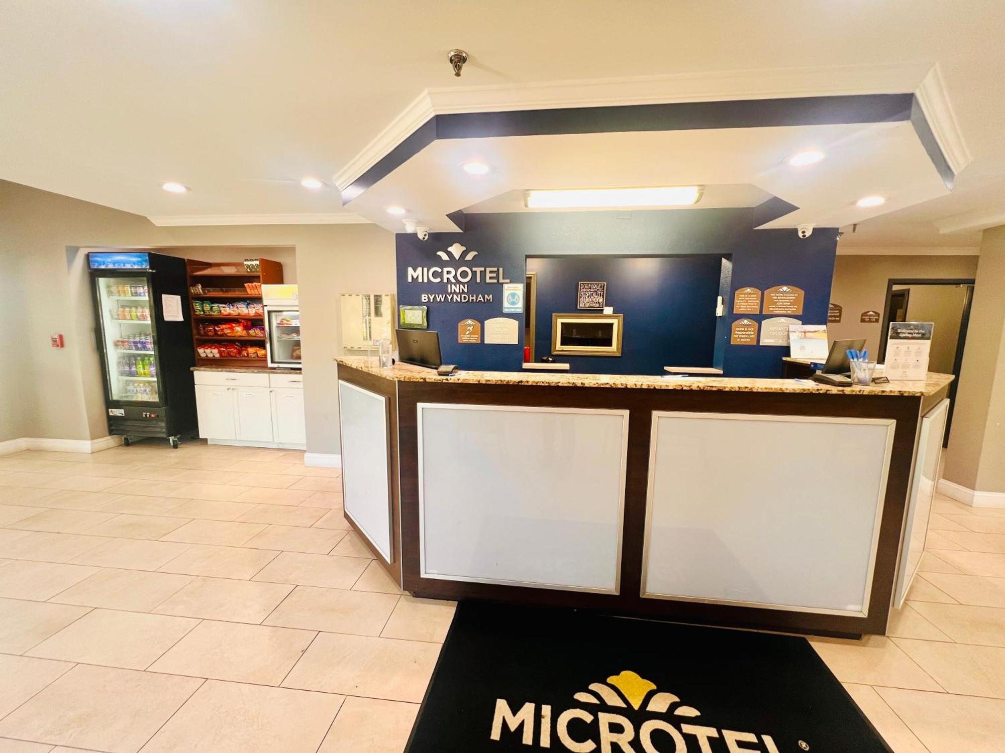 Microtel Inn By Wyndham Lexington Bagian luar foto
