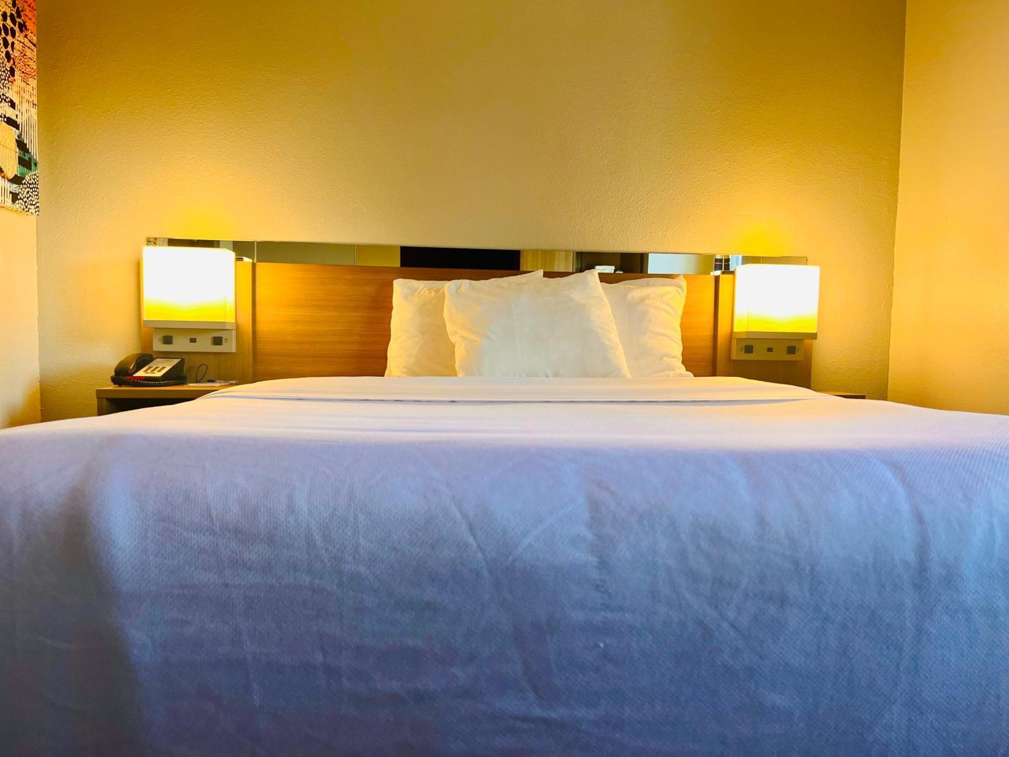 Microtel Inn By Wyndham Lexington Bagian luar foto