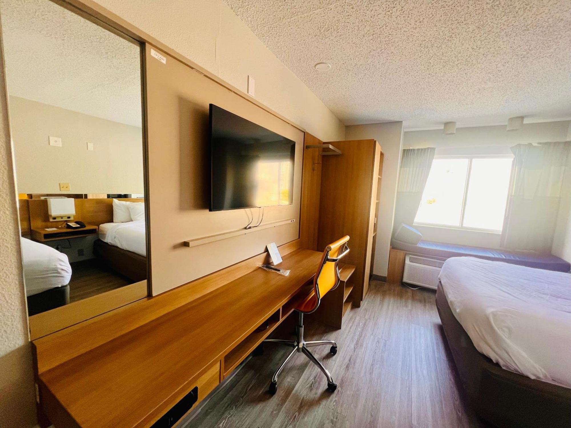 Microtel Inn By Wyndham Lexington Bagian luar foto
