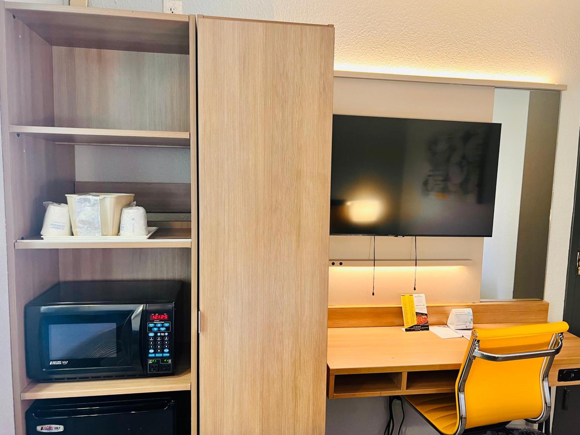 Microtel Inn By Wyndham Lexington Bagian luar foto