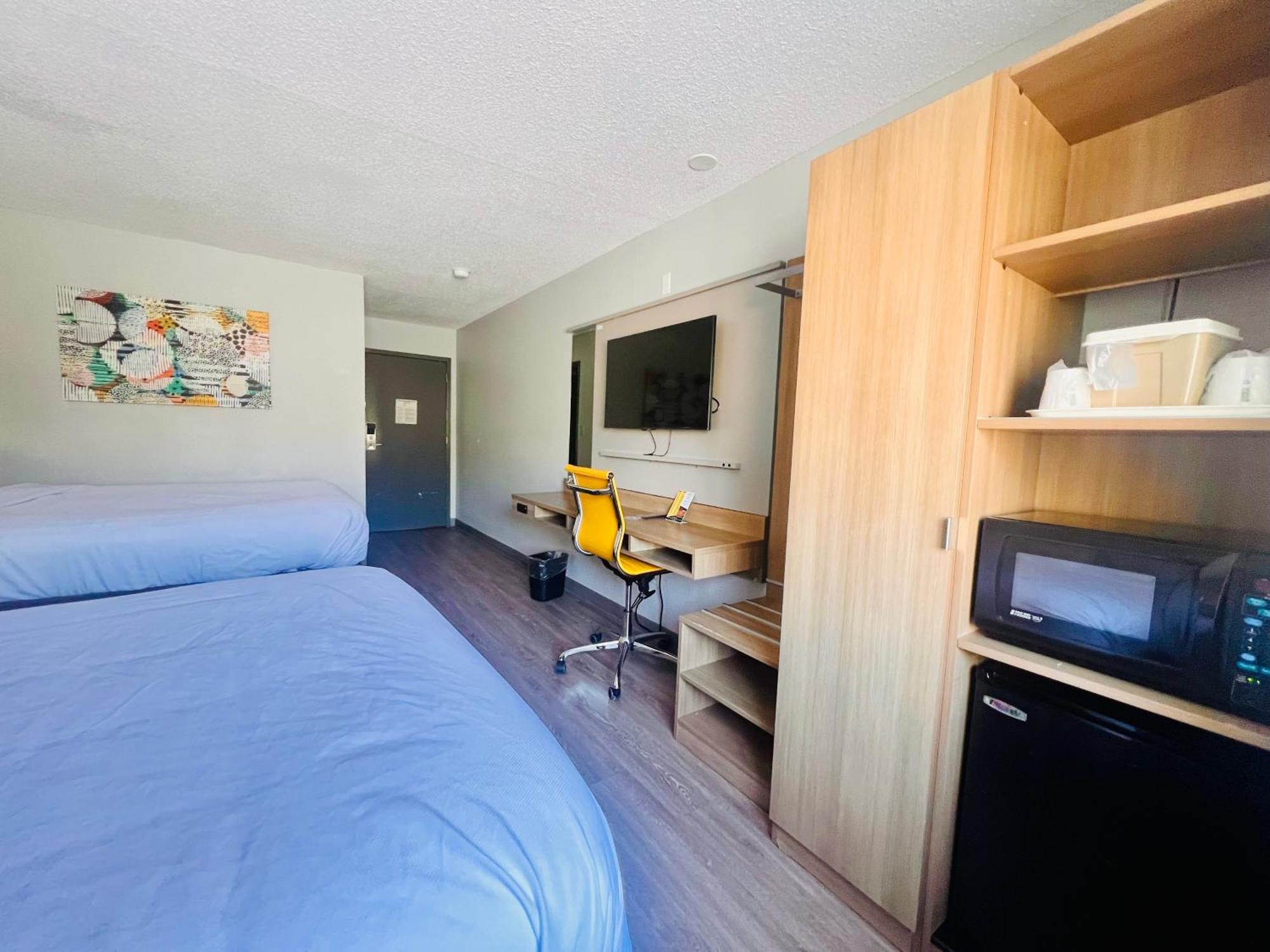 Microtel Inn By Wyndham Lexington Bagian luar foto