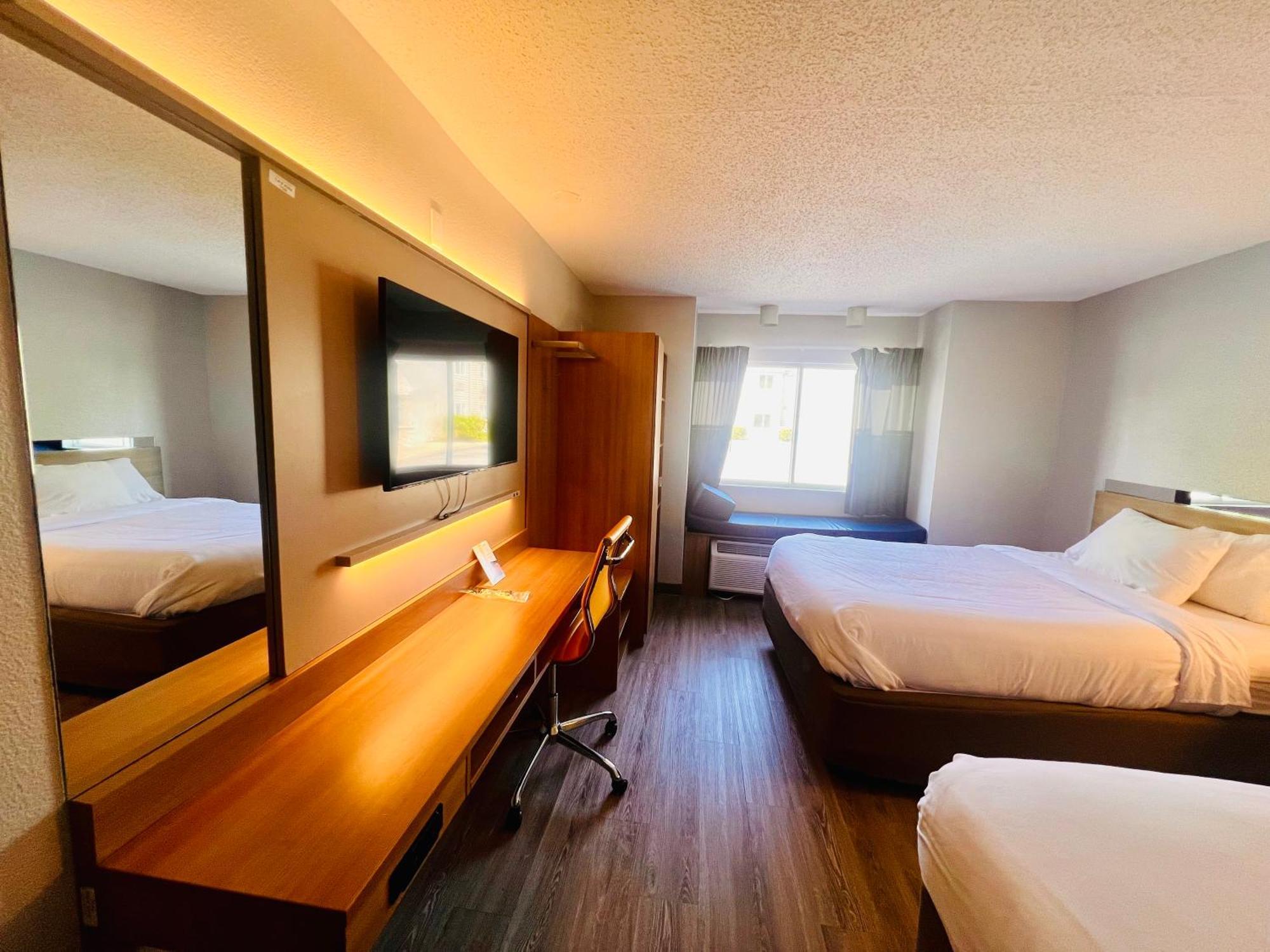 Microtel Inn By Wyndham Lexington Bagian luar foto