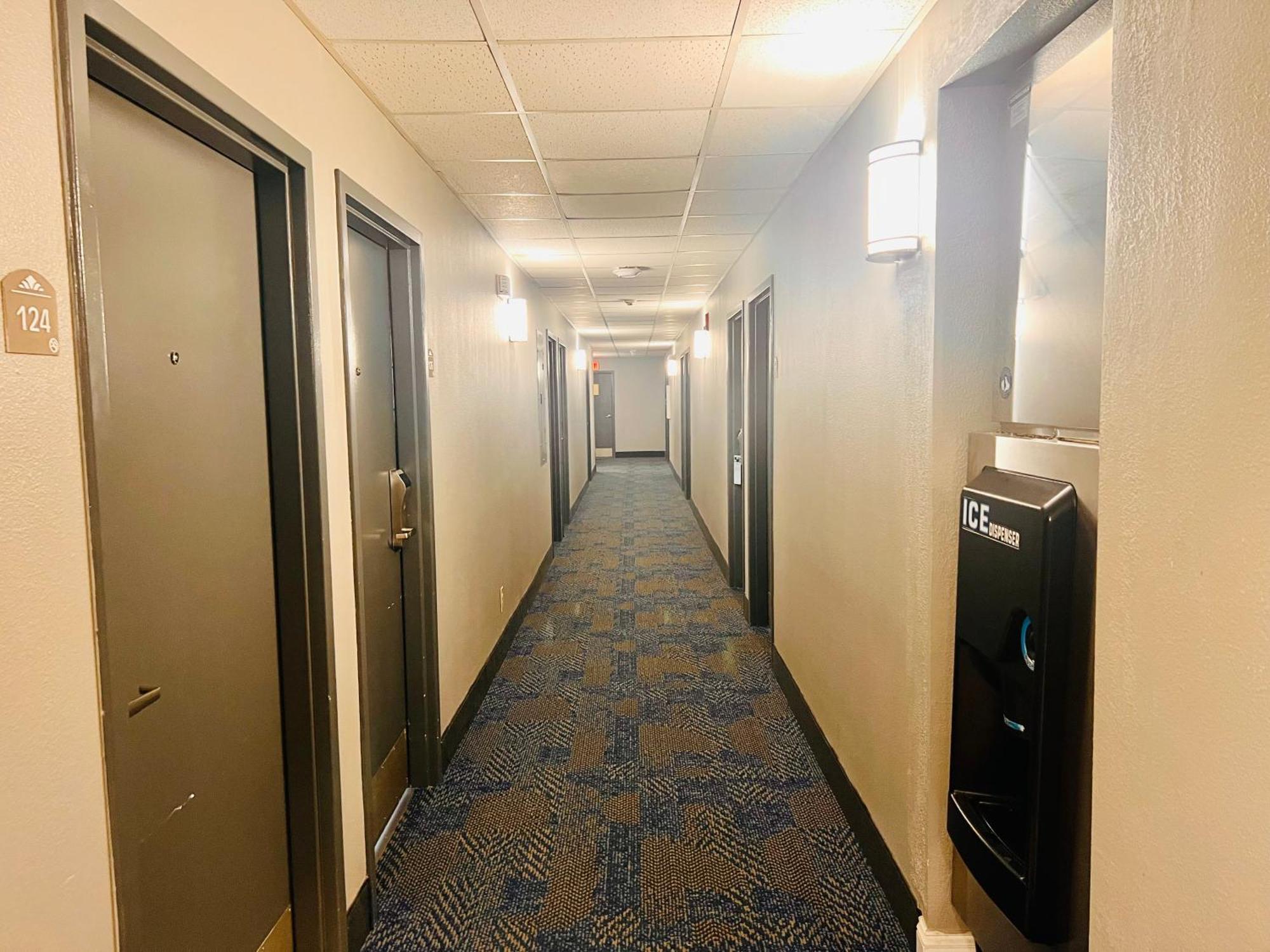 Microtel Inn By Wyndham Lexington Bagian luar foto