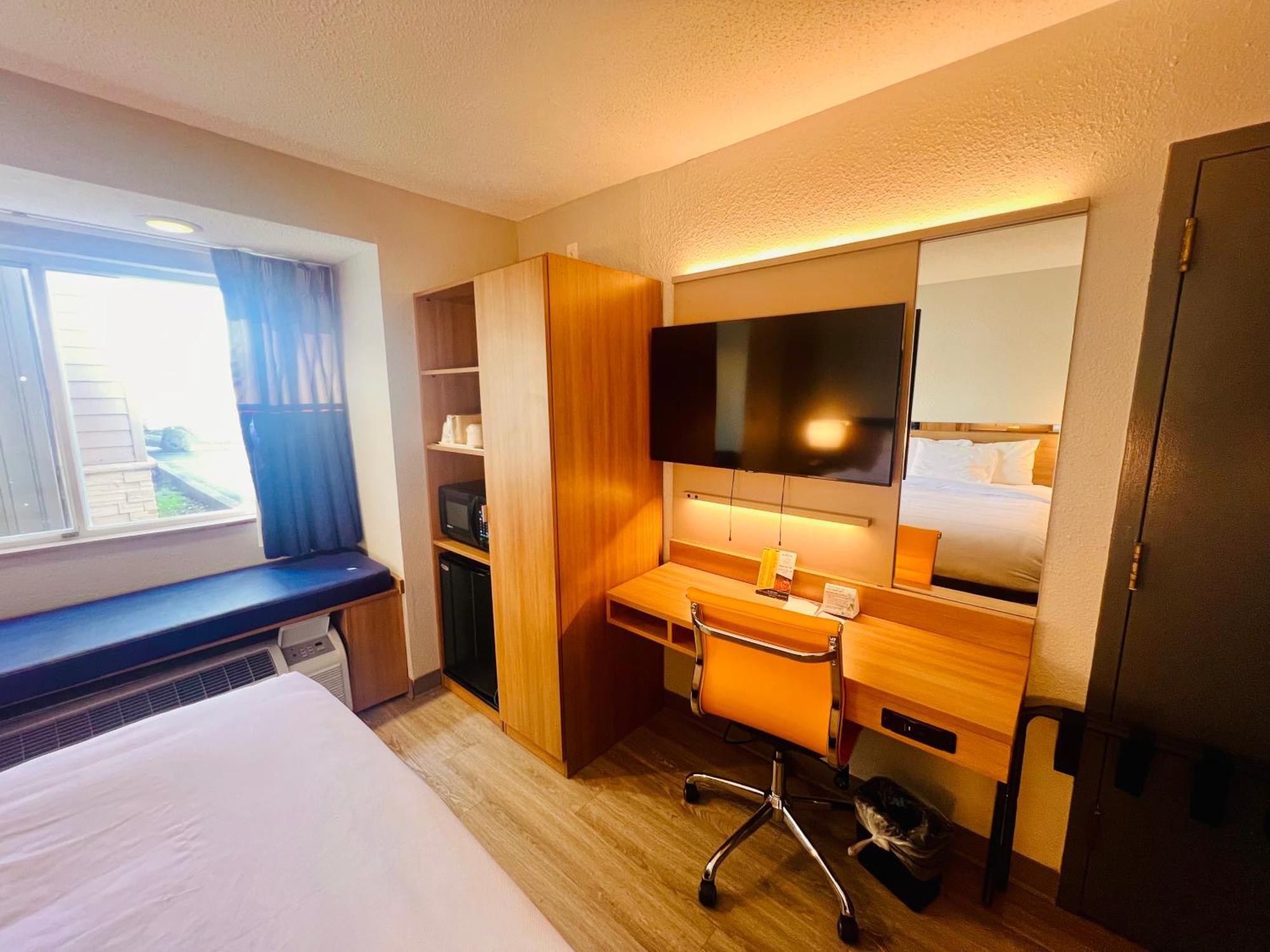 Microtel Inn By Wyndham Lexington Bagian luar foto